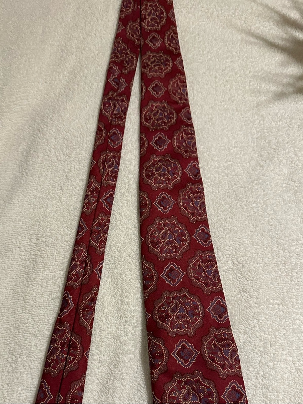 Christian Dior Burgundy Medallion Silk Tie Made USA Woven Italy 3” - Picture 5 of 6